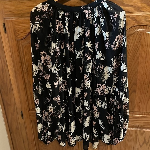 Ophelia Roe Floral Blouse - Picture 3 of 5